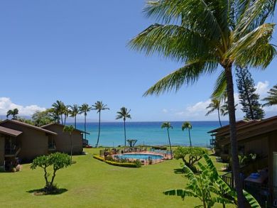Lahaina  Vacation Condo Rental On Beach Sleeps Six
